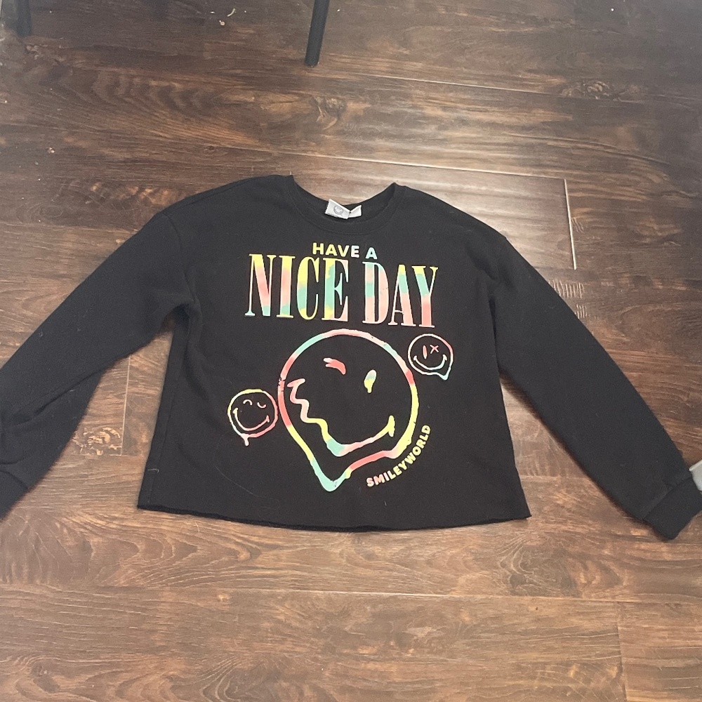 Cropped graphic sweater